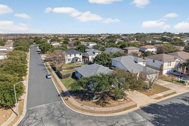 Building Photo - 1201 Dillon Lake Bend