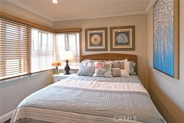 Building Photo - 1319 W Bay Ave