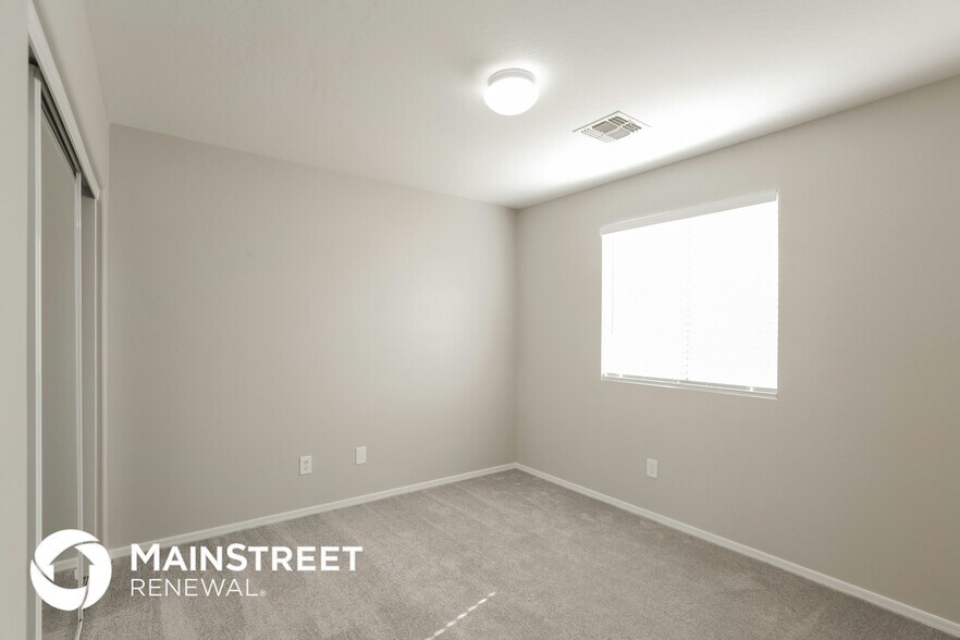 Building Photo - 5337 W Warner St