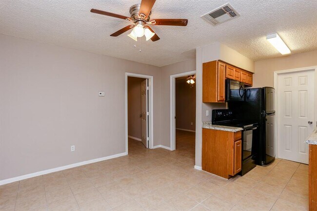 Building Photo - 14039 Eagle Pass St