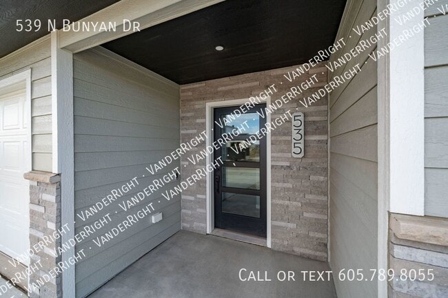 Primary Photo - 539 BUNYAN Dr