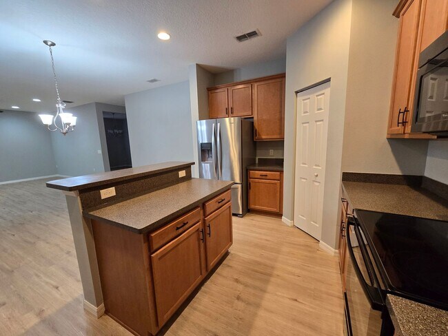 Building Photo - Beautiful 3 Bedroom 2 Bathroom Home, with Scenic Backyard View. Ormond Beach in Hunter's Ridge Co...