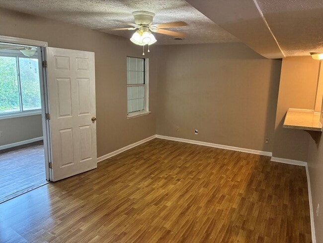 Building Photo - 1301 S Alta Ave