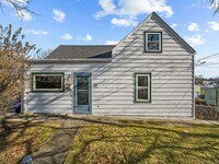 Building Photo - 22 Third School St