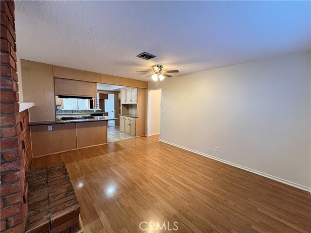 Building Photo - 616 S Archer St