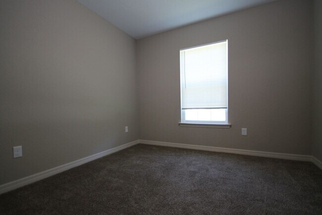 Building Photo - BEAUTIFUL 3 Bd/2Ba Home!!