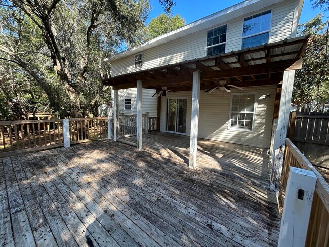 Building Photo - 70 Cypress Ln