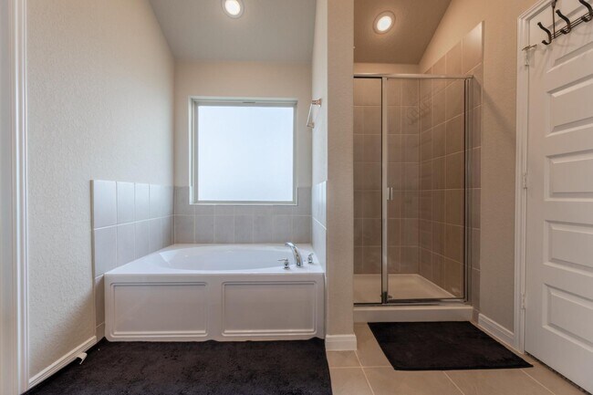 Building Photo - 3035 Selhurst St