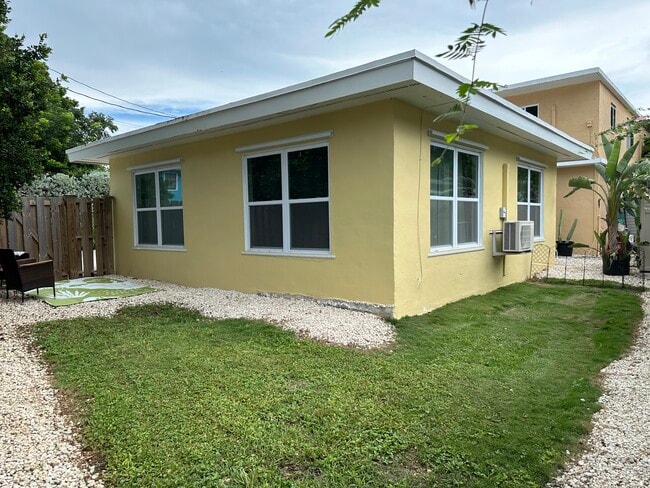 Building Photo - 112 Parker Dr