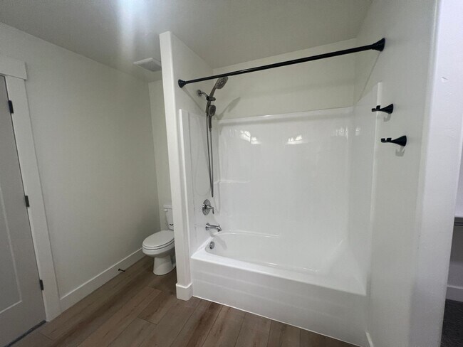 Building Photo - Beautiful Home Built in 2024, Upstairs Only