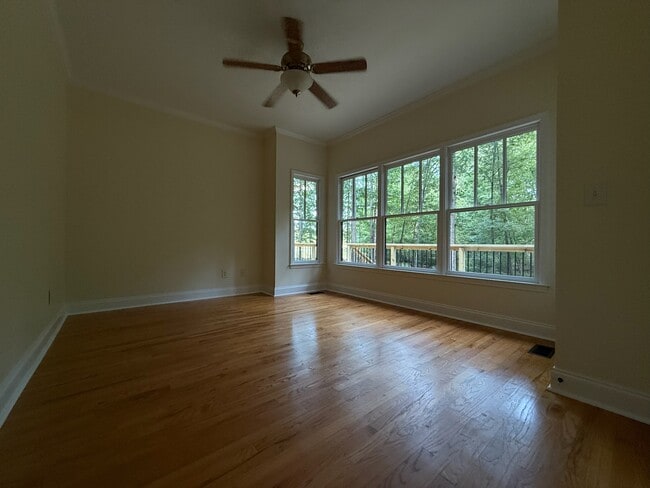 Building Photo - 1412 Hillcrest Dr