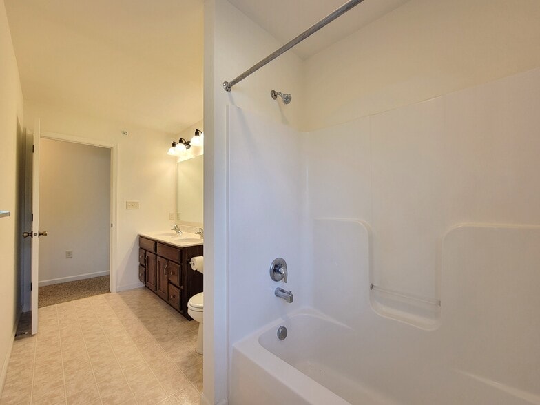 Building Photo - 74 Gable Dr