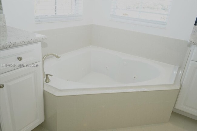 Building Photo - 9701 Blue Isle Bay