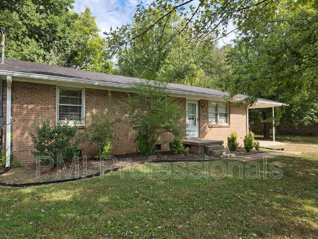 Building Photo - 206 Highland Ave