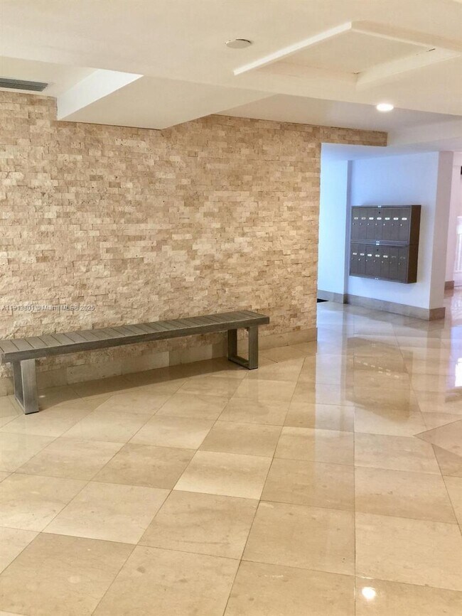 Building Photo - 575 Crandon Blvd