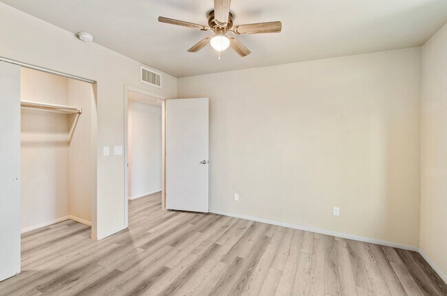 Building Photo - Recent Remodel on Lee Street!