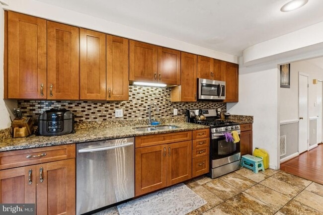 Building Photo - 14430 Bakersfield Ct