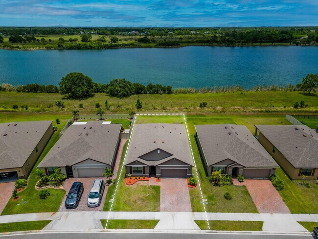 Building Photo - 2053 Farmhouse Rd SE