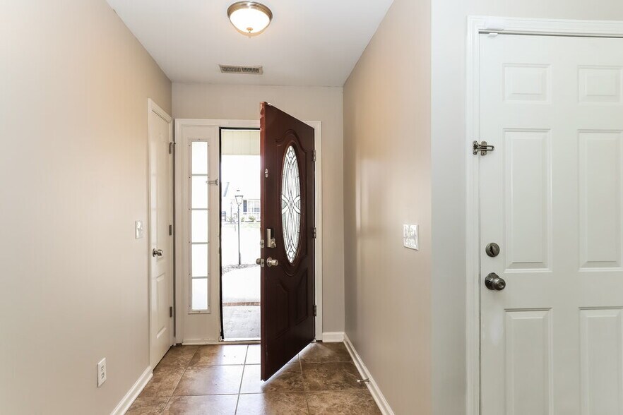 Building Photo - 5204 Mt Hope Dr