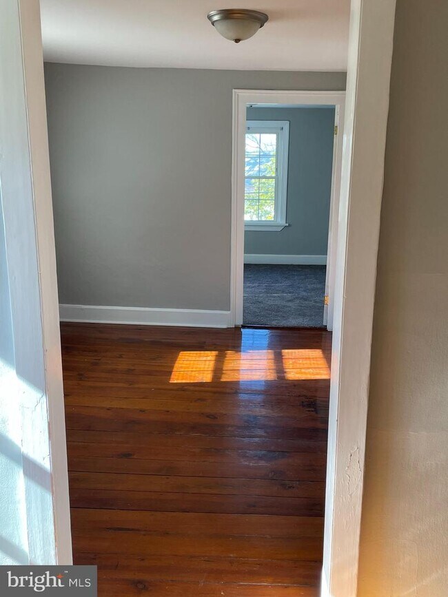 Building Photo - 1033 Old Bethlehem Rd