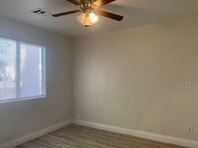 Building Photo - Single Story 3 Bedroom Home for Rent