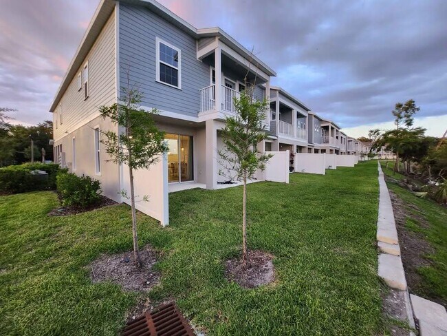 Building Photo - 913 Grand Wildmere Cove