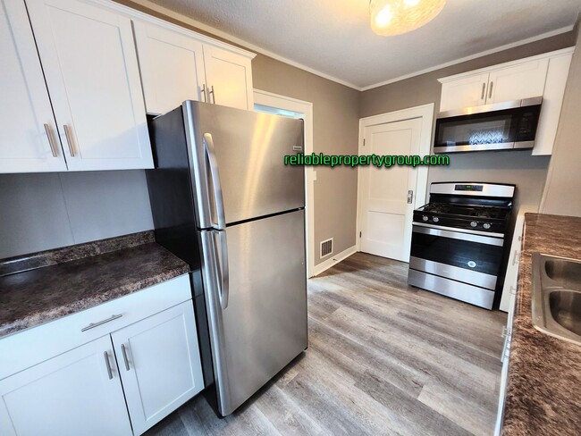 Building Photo - New Listing in Fort Wayne