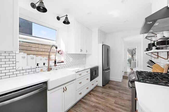 Building Photo - 172 39th St
