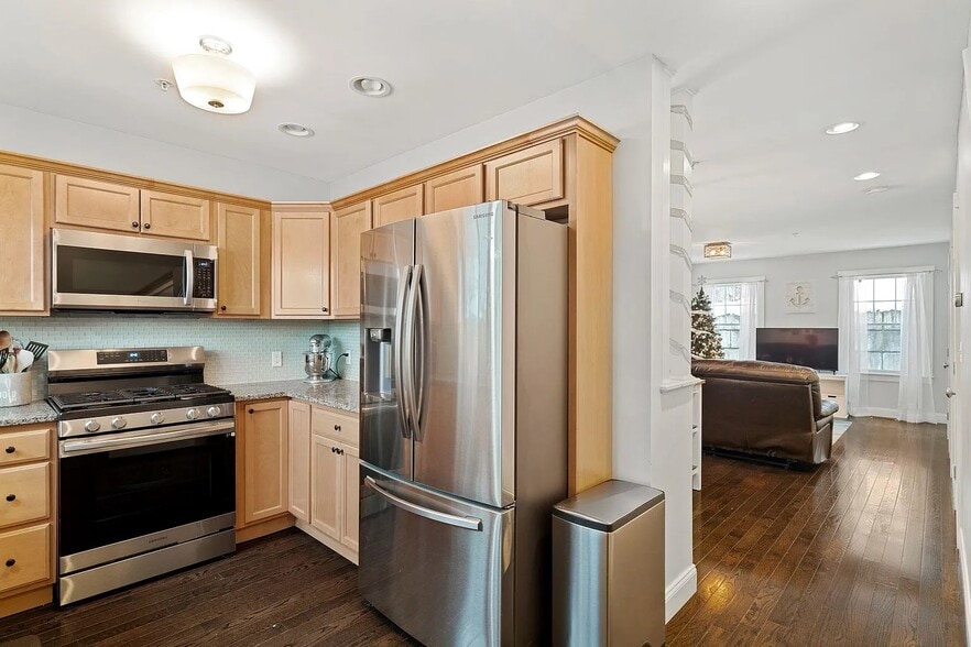 Building Photo - 337 Mount Support Rd