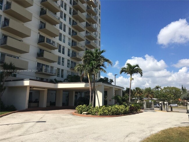 Building Photo - 880 NE 69th St