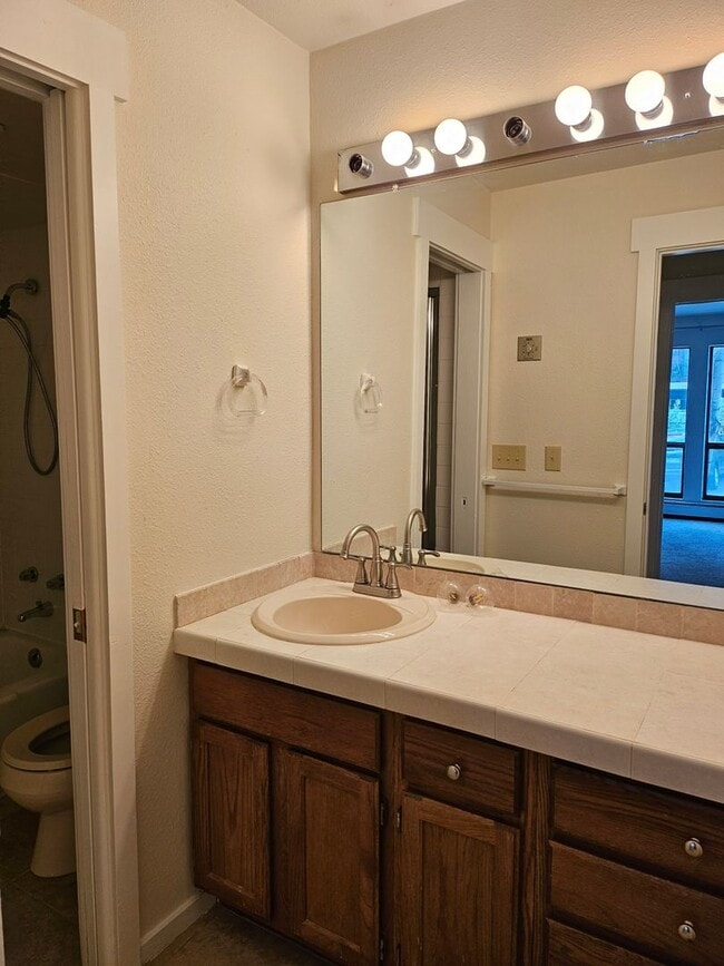 Building Photo - Lake Cliffe Condo - 1 Bedroom/1 Bath Across from Lake Dillon w/Clubhouse, Indoor Pool, 2 Hot Tubs