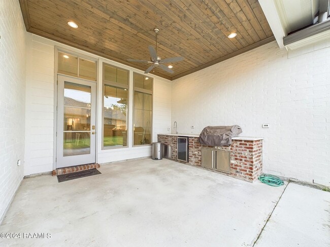 Building Photo - 600 Channel Dr