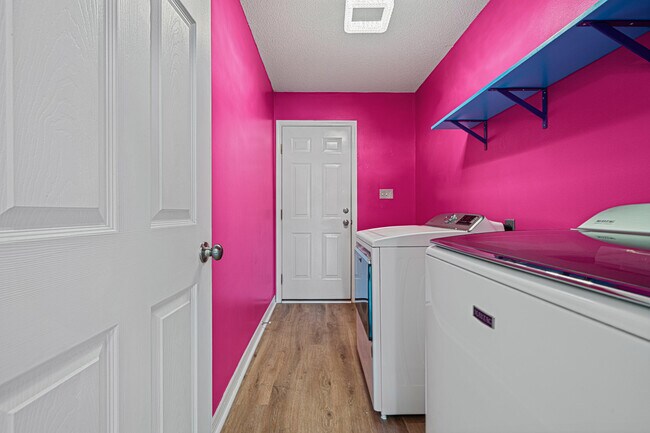 Building Photo - 8517 High School Blvd