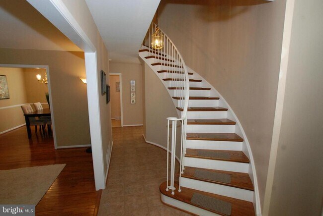 Building Photo - 6042 Haverhill Ct