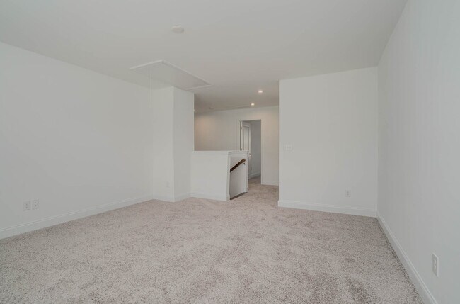 Building Photo - 19225 Yellow Birch Dr