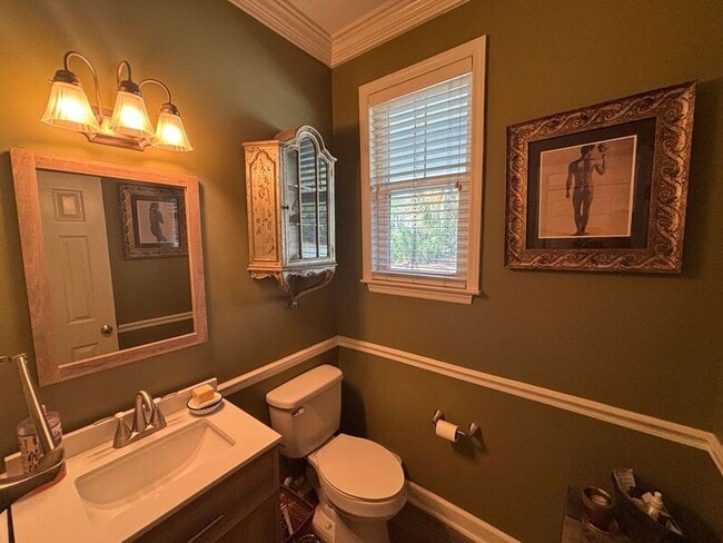 Building Photo - 3340 Billings St