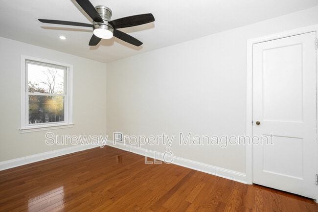 Building Photo - 48 Greenhill Rd