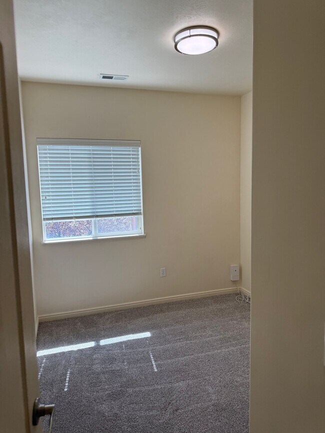 Building Photo - 114 Bella Monte Dr