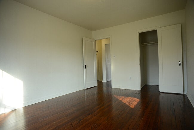 Building Photo - 3305 Pioneer Ave