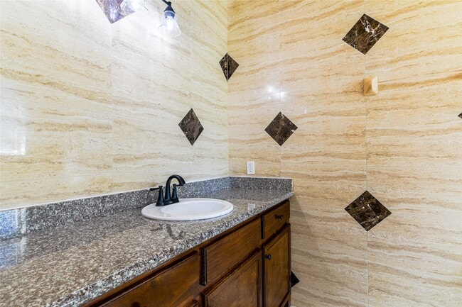 Building Photo - 12446 Willis Waukegan Rd