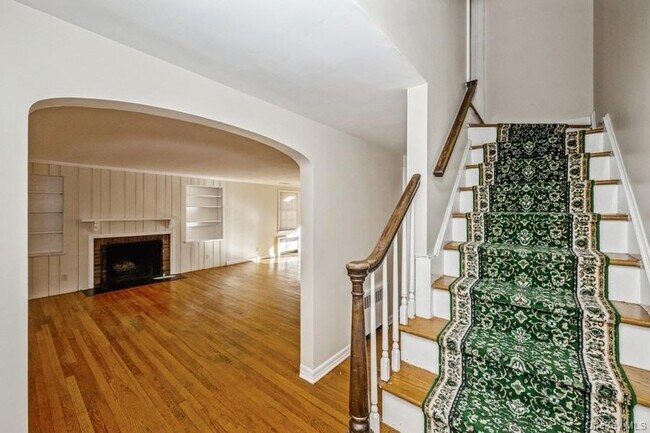 Building Photo - 40 Derby Rd