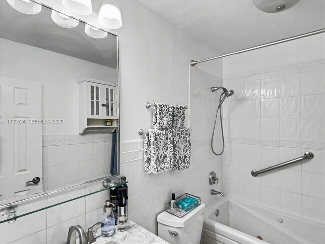 Building Photo - 2270 NE 68th St