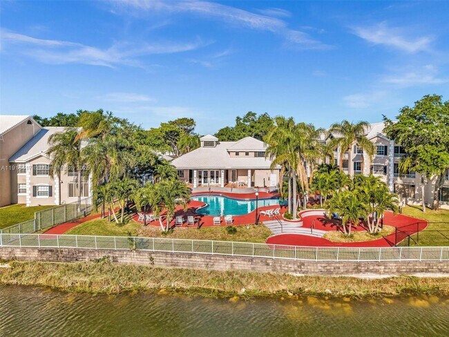 Building Photo - 2850 N Oakland Forest Dr