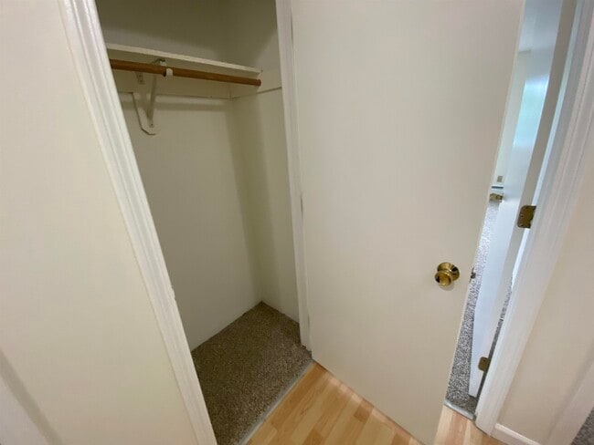 Building Photo - 379 Huse Rd