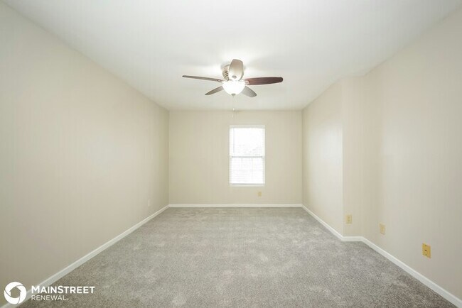 Building Photo - 1330 Central Park Dr