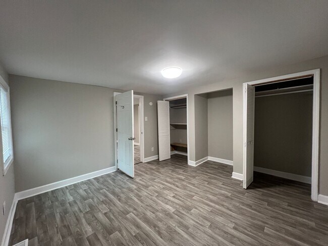 Building Photo - Move-in Ready!