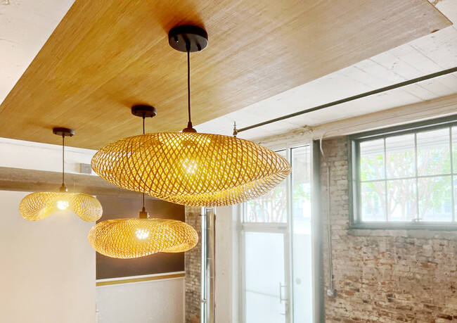 pendant lights - 659 Auburn Ave NE #145