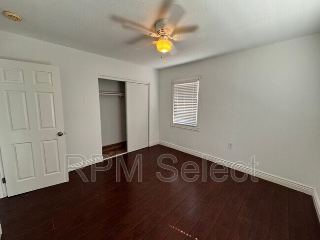 Building Photo - 2328 Mogan Ave
