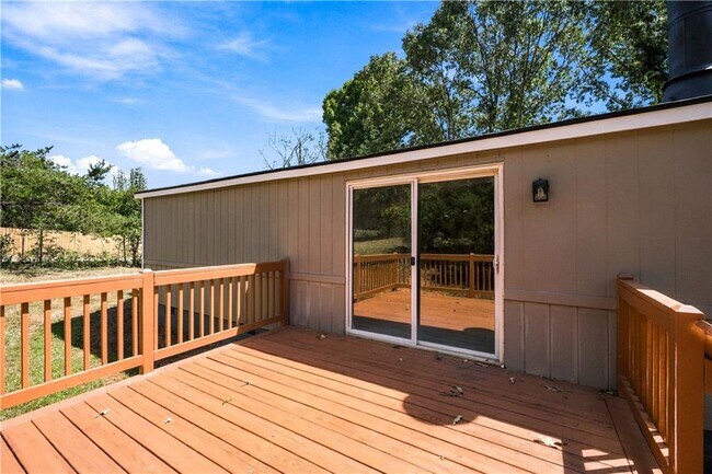 Building Photo - 8155 Knight Ln