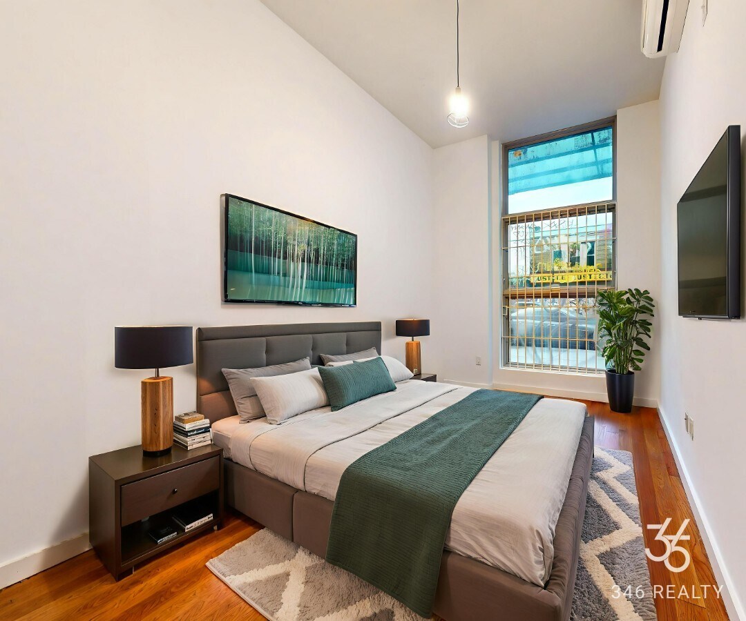 Building Photo - Myrtle Avenue